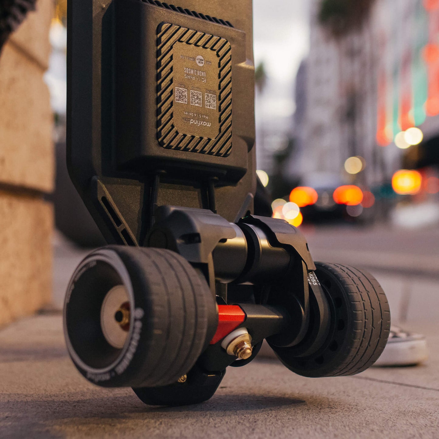 Maxfind Cyber Max X 1800Wx2 雙驅 電動滑板 遙控滑板 60km 續航