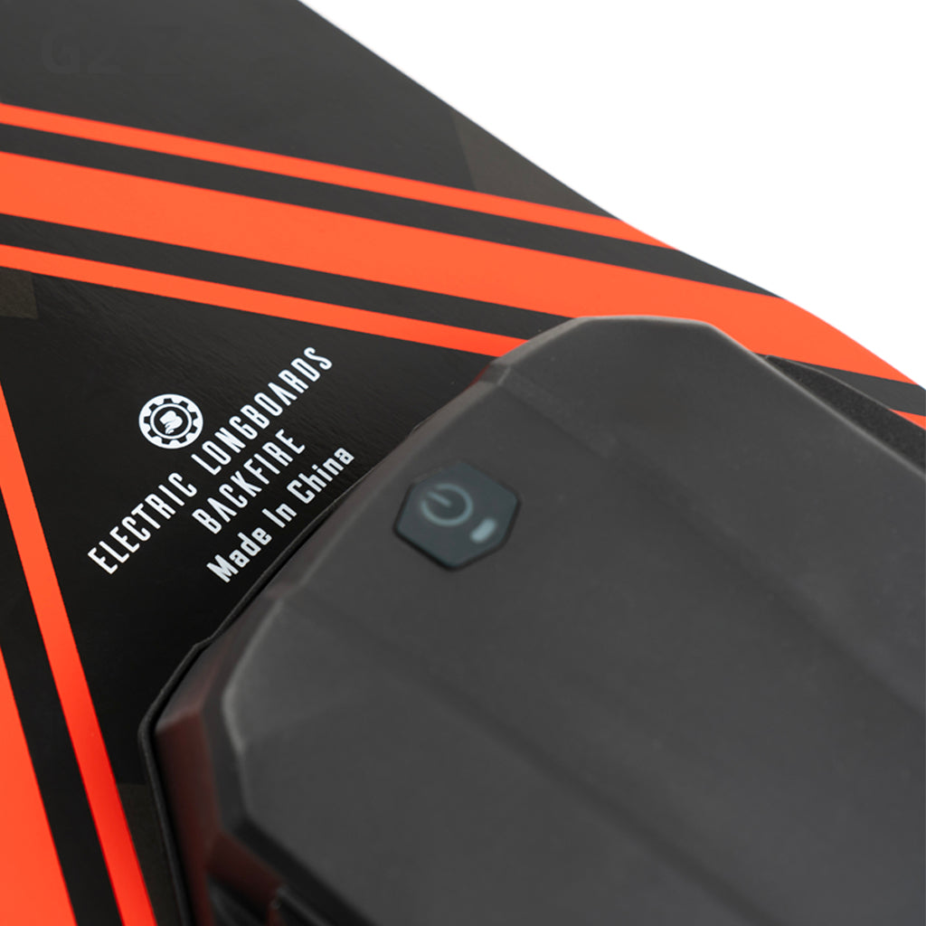 Backfire G2 Black eskateboard w/ R5s remote control